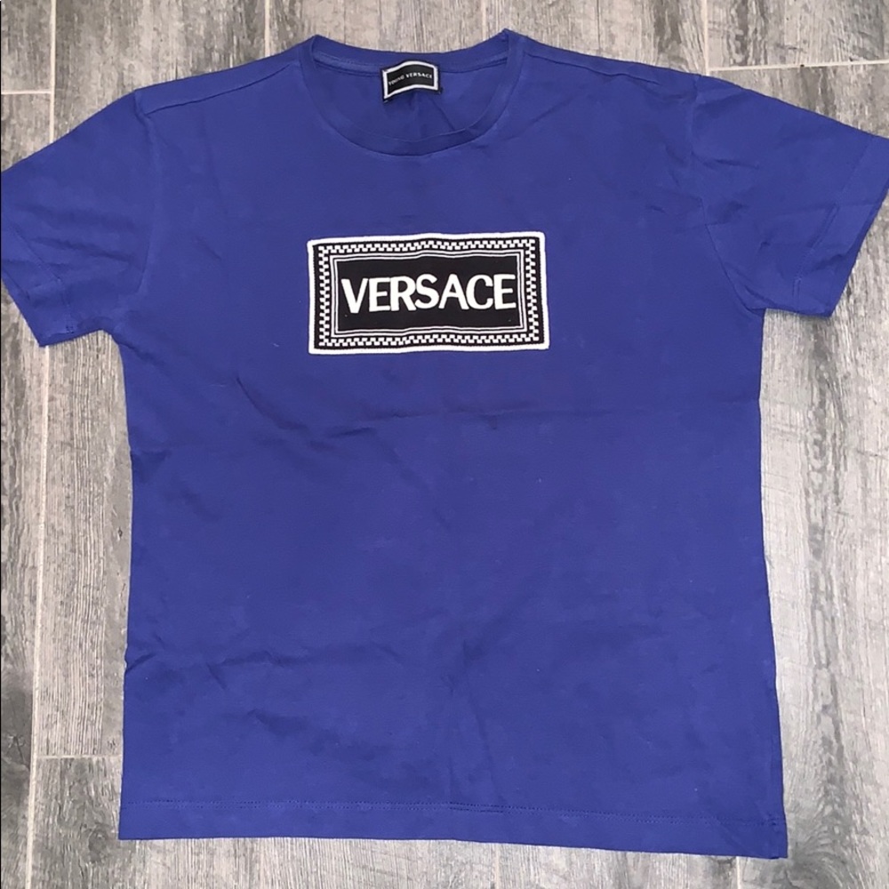 Versace t shirt. Size 10 juniors.